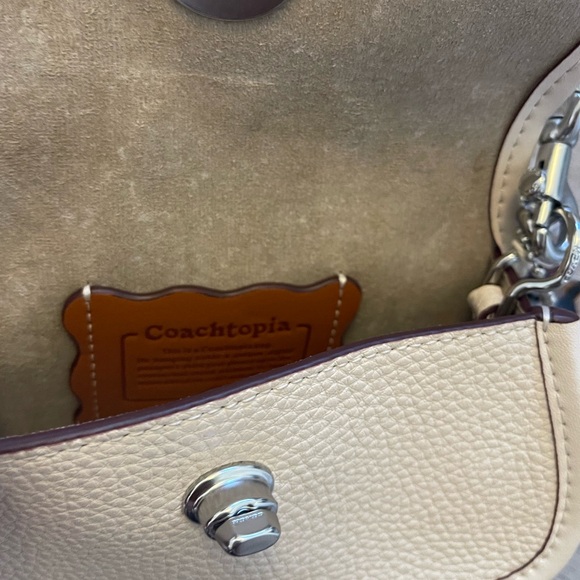 Coach Mini Wavy Dinky Bag in Coachtopia Leather - Picture 7 of 9